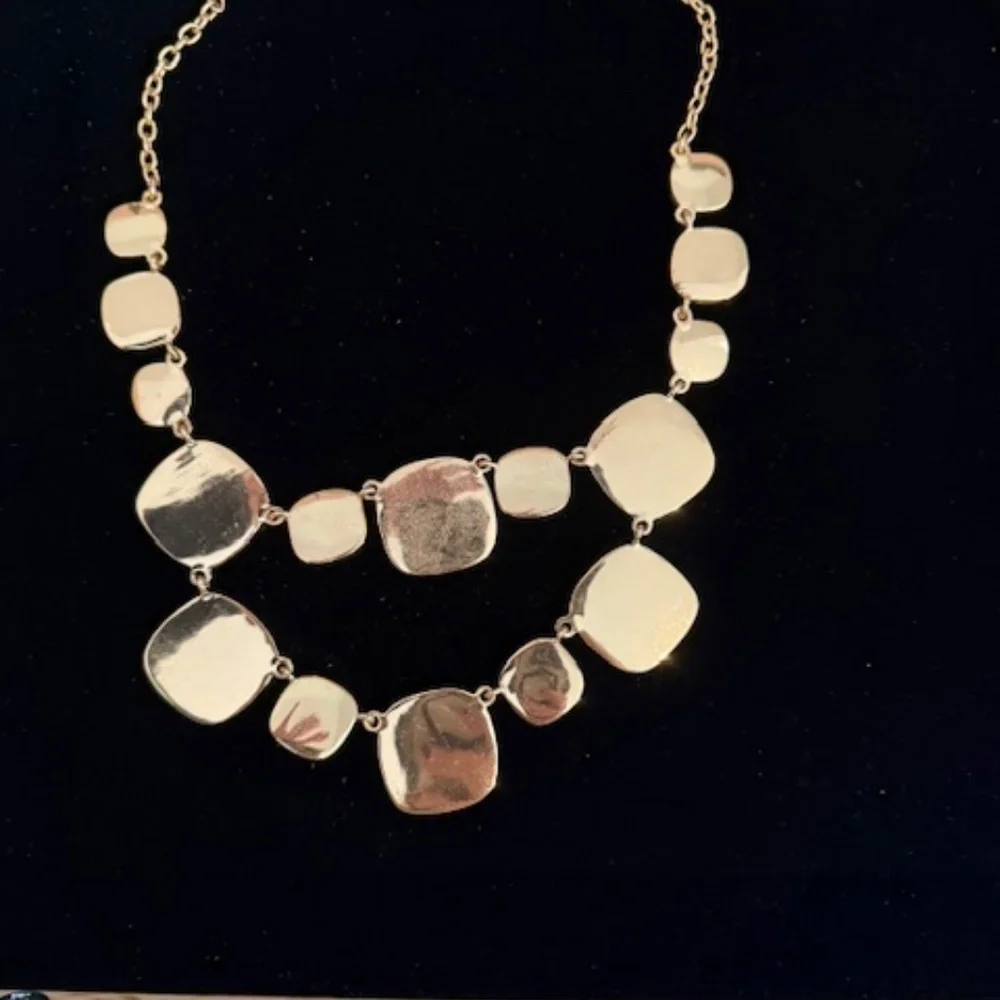 Kate Spade COBBLESTONE Black & Cream Necklace Gold Statement Adjustable EUC